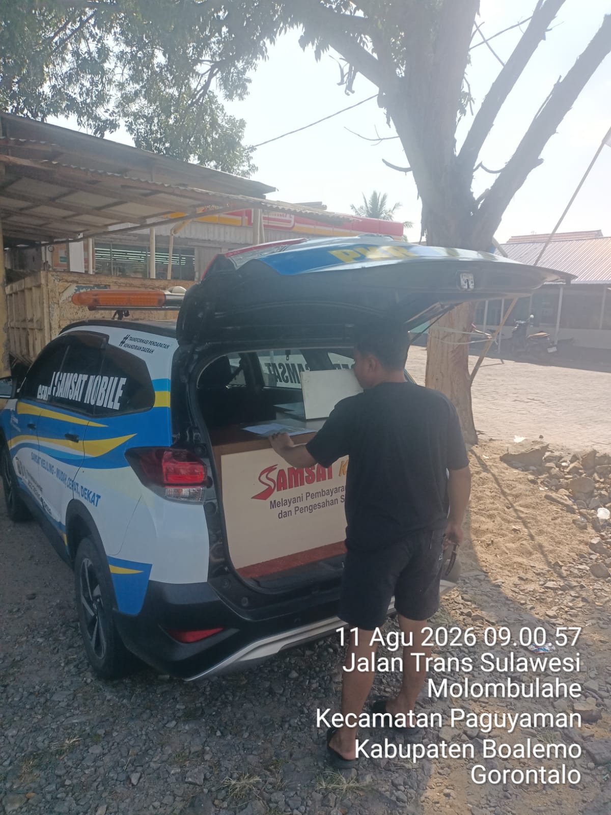 Pelayanan Gerai Samsat Mobile Tanggal 11 Agustus 2028 Lokasi Desa Molombulahe Kec. Paguyaman