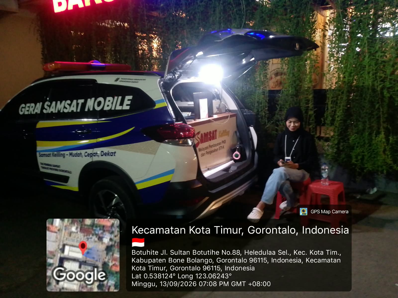 Bayar Pajak Kendaraan Pada Minggu Malam, Pengunjung Citimall Gorontalo Antusias Manfaatkan Gerai Samsat Mobile